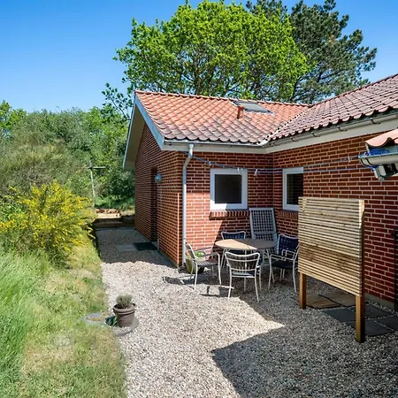 Anniesette - 1-5km From The Sea By Interhome