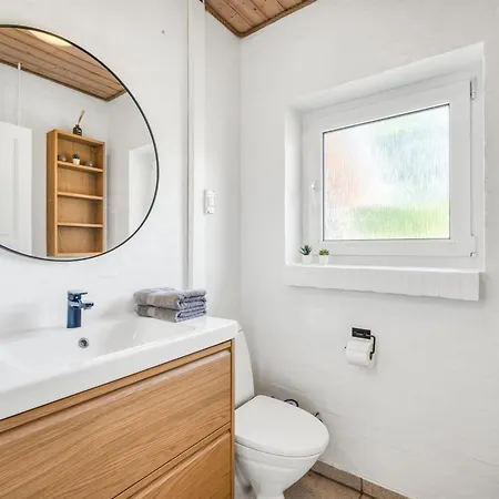 Anniesette - 1-5km From The Sea By Interhome